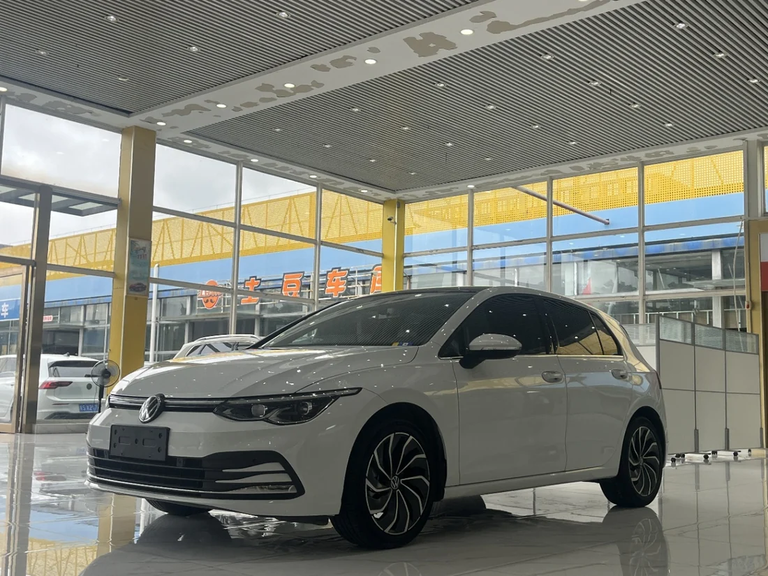 Volkswagen Golf R-Line