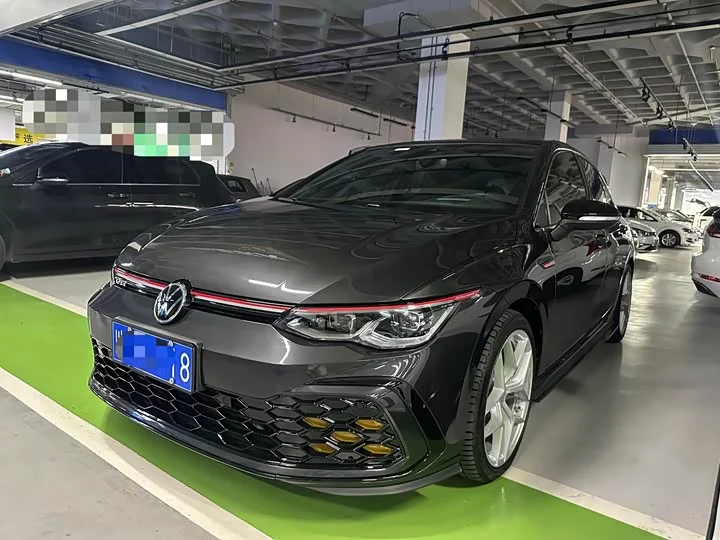 Volkswagen Golf GTI